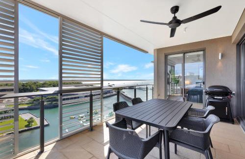 Darwin City Centre Apartment | Serenity Sea La Vie - 3brm Penthouse at Darwin Waterfront