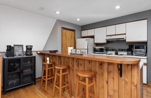 Chestnut Springs Condo | Serenity Slope with Wintergreen Advantage