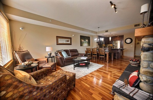 Canmore Condo | ⛰🦝Serenity & Splendor "Your dream getaway at Rundle Cliffs - 2bdrm 2 bthrm⛰