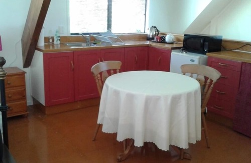 Mangonui Apartment | Serenity, views and an olive grove