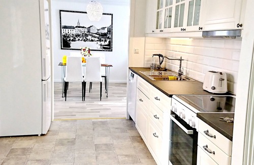 Gamla Staden-Nya Staden Apartment | Service Apartment in Central Charming Mariestad, SWEDEN