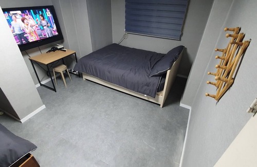 Sinchon-dong House | Seven Hostel