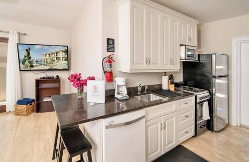 Northwest Point Condo | Seven Mile View #3B - Oceanfront Studio & Pool