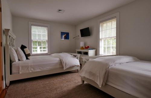 Shelter Island Heights Bed & Breakfast | Seven Resort Style Inn near Beach