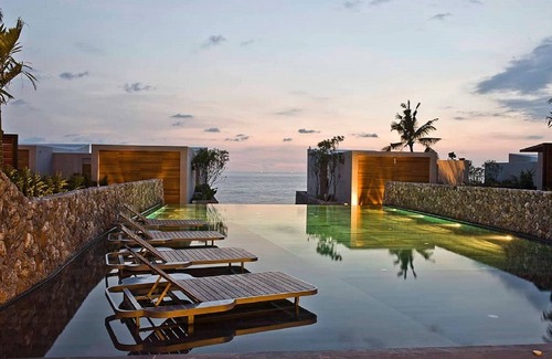 Khuekkhak Villa | (SHA+)Villa Beach Front with Private Pool(B04)