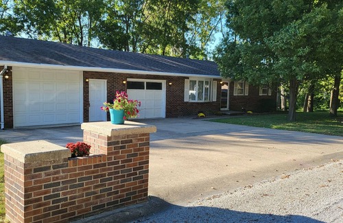 Olney House | Shady Shelter - Quiet Comfort, Family Friendly - close to everything!