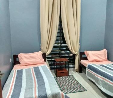 Kota Setar District House | Shah Dangau Loqstaq Muslim Homestay