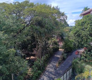 Peradeniya House | Shalom