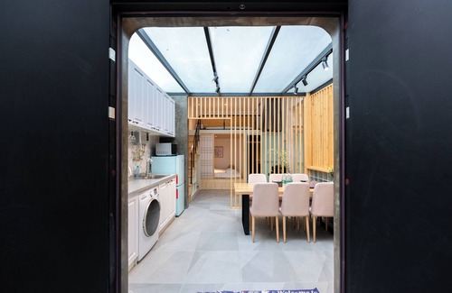 Huaihai Road Commercial Area Apartment | Shanghai Hills&XING 132 Family Homestay