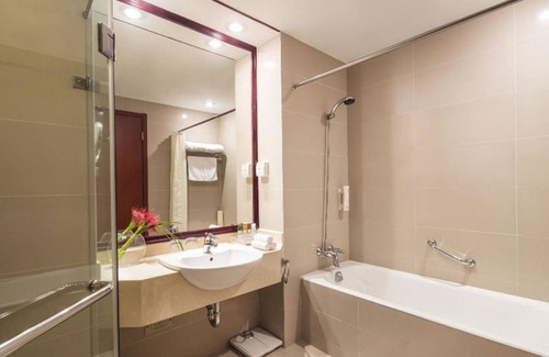 Yangpu Hotel | Shanghai Paradise Hotel