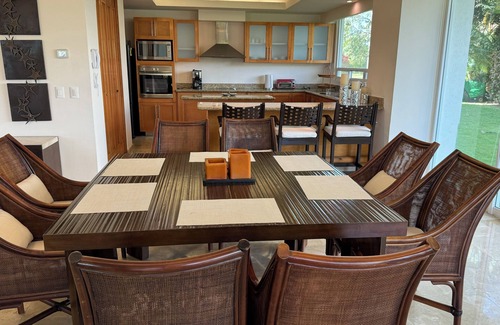 Marina Vallarta Condo | Shangri-La Condo: Spacious Ground-Floor Villa, Patio to Pool/Garden/Restaurant