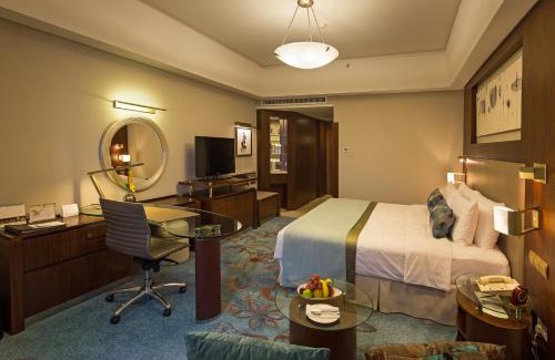 Shinan District Hotel | Shangri-La Qingdao - May Fourth Square