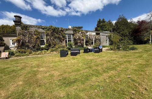 Parteen House | Shannon River House & Gardens