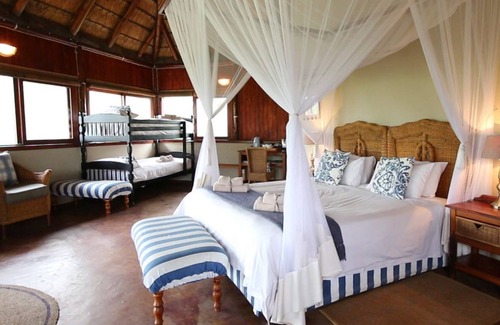 UPhongolo Cabin | Shayamoya Tiger Fishing and Game Lodge