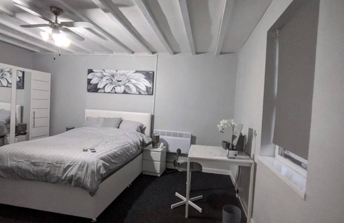 Stourbridge Apartment | Shayan Studio Flats Stourbridge