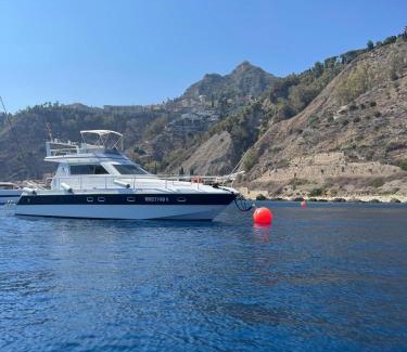 Archi Boat Rental | She's Mine Yacht