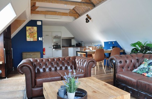 Haulerwijk Apartment | Shed 57b in an old flour mill in Haulerwijk