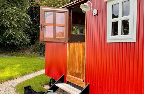 Mount Nugent House | Sheelinhuts