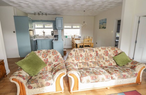 Carrick-on-Shannon House | SHEEMORE VIEW, pet friendly in Leitrim, County Leitrim