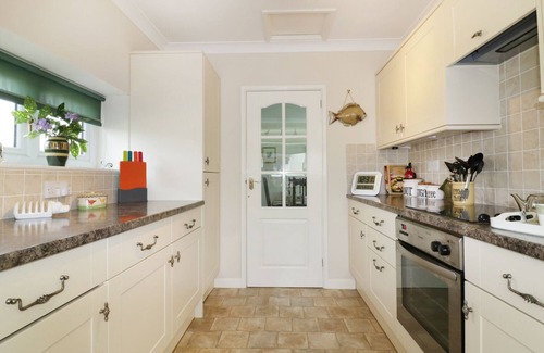Penryn Cottage | SHEILA'S COTTAGE, pet friendly, with open fire in Penryn