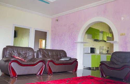 Sunyani Hotel | Sheilas Executive Hotel & Lodge