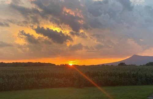 Keezletown Villa | Shenandoah River Retreat