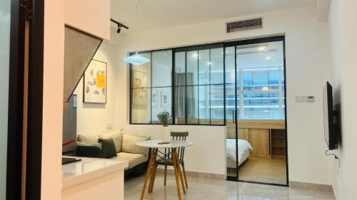 Futian Apartment | Shenzhen Duowei Luxury Apartment Chegongmiao Branch