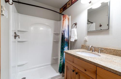 West Yellowstone House | Shepherd Family Retreats- Fox