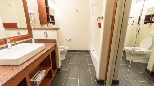 Ironton Hotel | Shepherd Mountain Inn & Suites
