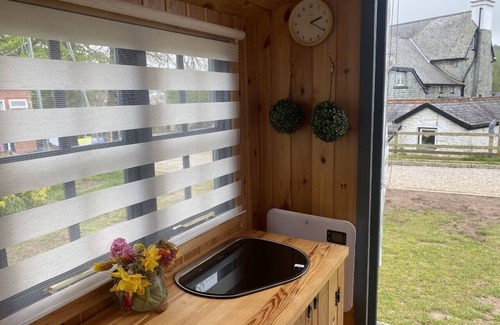 Turnchapel Cabin | Shepherd's Hut at St Anne's - Costal Location