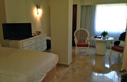 Las Glorias Resort | Sheraton 2BR Timeshare - SATURDAY to SATURDAY only