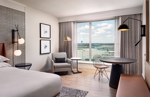 Mississauga Hotel | Sheraton Gateway Hotel In Toronto International Airport