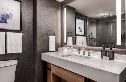 Mississauga Hotel | Sheraton Gateway Hotel In Toronto International Airport