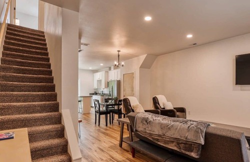 Sheridan Apartment | Sheridan Getaway: Chic 3BR Suite, Prime Location