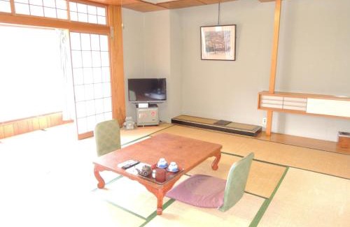 Yudanaka Shibu Onsen Hotel | Shimaya