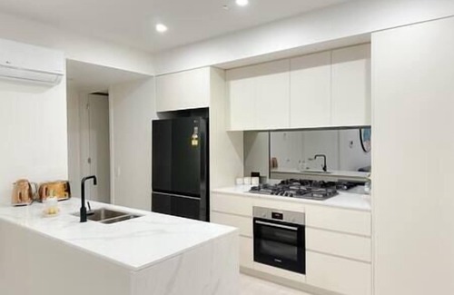 Keysborough House | SHINE Keysborough Highend Family Home, Netflix, Top Location