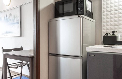 Nishi-Shinjuku Apartment | Shinjuku Highrise 1min to Station! Walk-in Closet