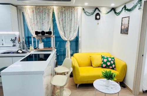 Seokchon-dong Apartment | Shiny Picnic
