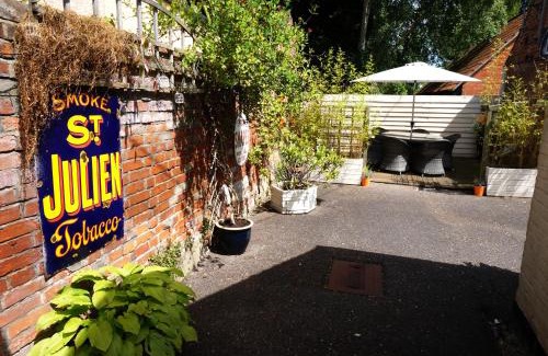 Clare House | Ship Stores Guest House