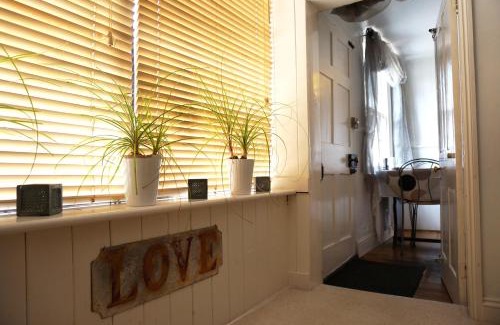 Clare House | Ship Stores Guest House