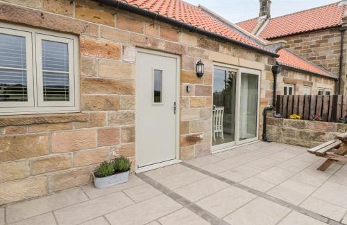 Ruswarp House | Shipswheel Cottage at Broadings Farm