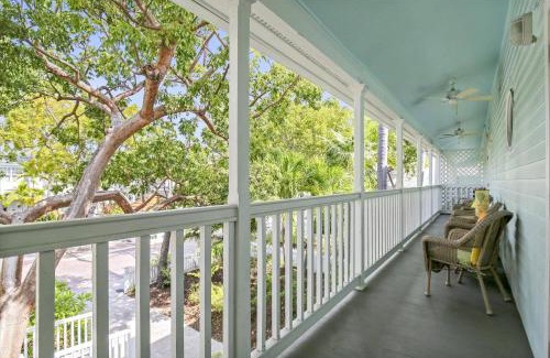 Truman Annex House | Shipyard Treasure by AvantStay Communal Pool Gated Community Great Location Week Long Stays