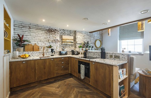 Holt Apartment | Shirehall Apartments