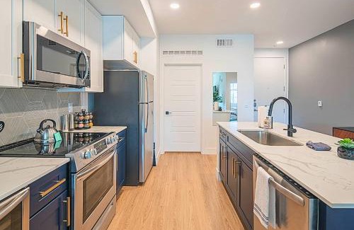 Desert View Village Apartment | Shopping & Dining Dist-Resort Pool-Views-King Bed S439