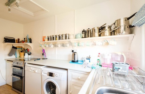 Thorpeness Apartment | Shore Cote, Thorpeness - sleeps 10 guests in 5 bedrooms