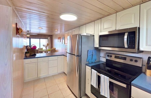 Man O War Cay Apartment | Shore Thing - Schooner's Landing