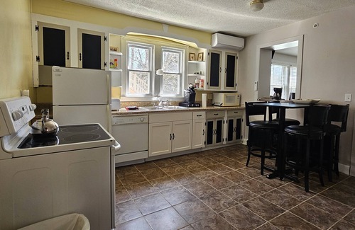 Confluence House | Shoreline Estates - Bungalow Riverview Room