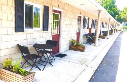 Jamesport Hotel | Shorewood Inn