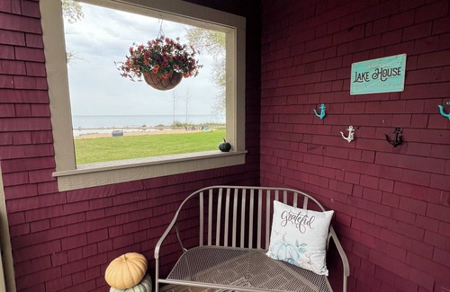 Harbor Beach House | Shorewood Retreat Fall & Winter - Lakefront Home Harbor Beach, MI