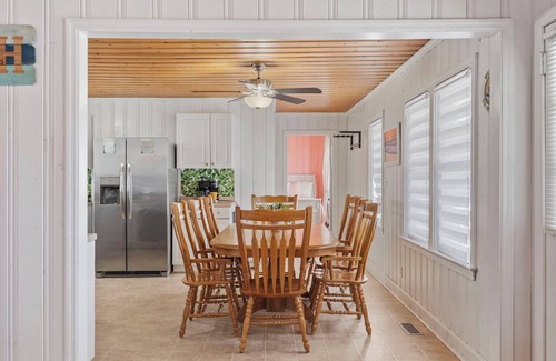 Atlantic Beach House | Short 1/4 mile walk to beach access in beautiful North Myrtle Beach!